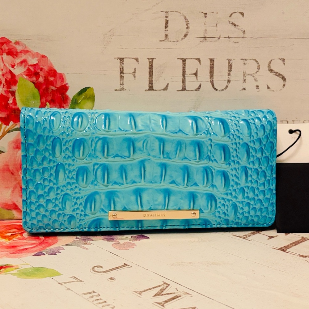 NWT✨BRAHMIN TROPIC BLUE MELBOURNE🩵 ADY WALLET RARE - Picture 16 of 16